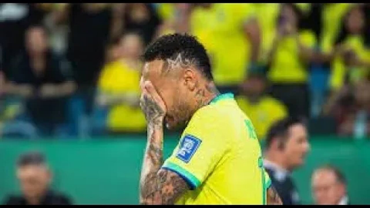 Neymar parecia acima do peso, muito nervoso e reagiu mal ... vixi ...