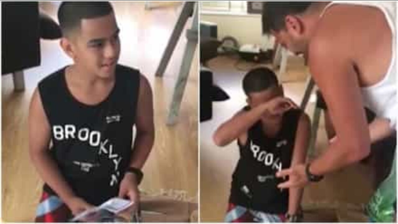 Fã de Bruno Mars chora ao receber ingresso para show