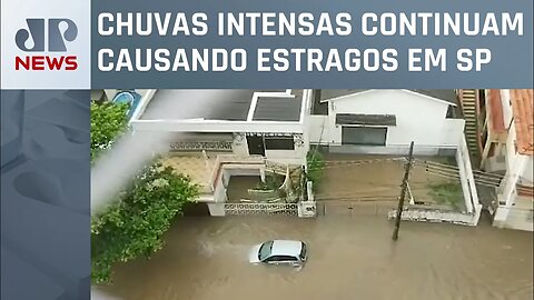 Tempestade causa alagamento em Jaguaré, Zona Oeste de SP