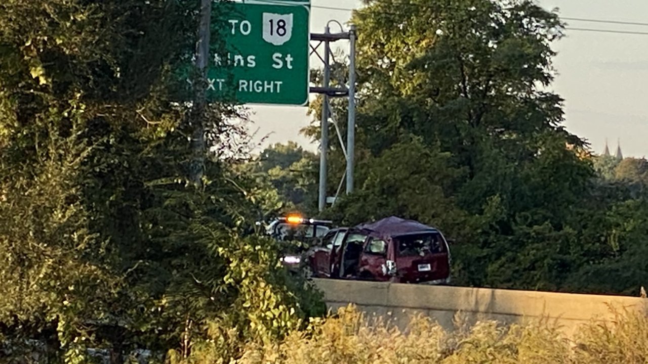 Man killed in wrong-way crash on Route 8 in Akron after allegedly stealing minivan, leading police on a pursuit