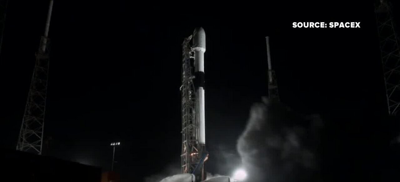 Space-X launches starlink satellites into orbit