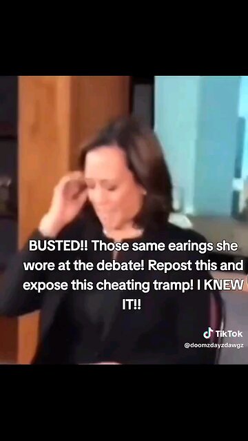 Kamala Harris Use's Bluetooth Earings