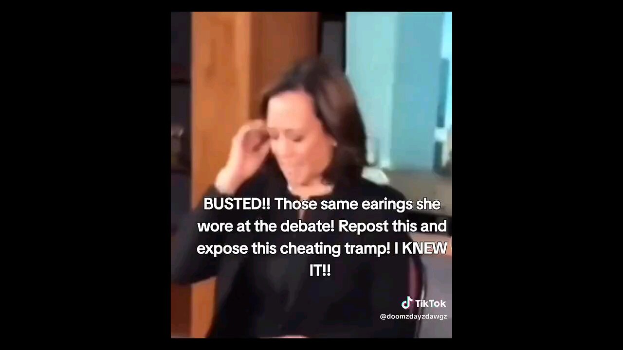 Kamala Harris Use's Bluetooth Earings