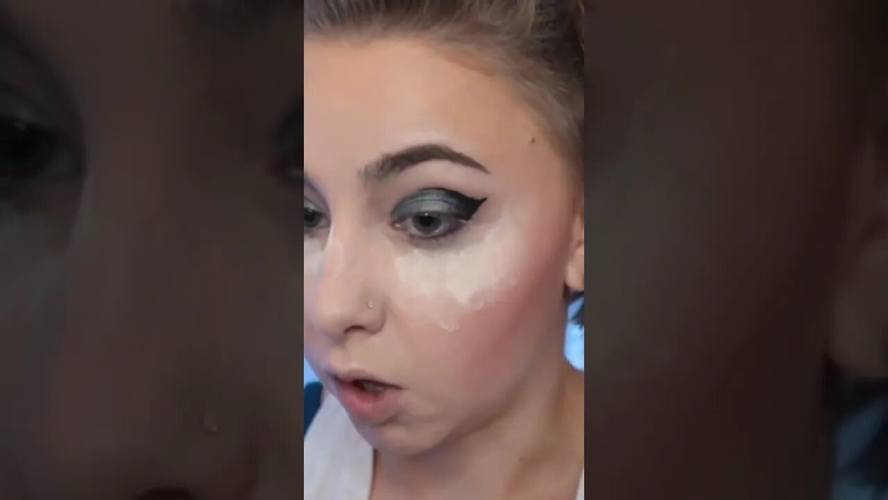 the most satisfying eyeshadow blend #shorts