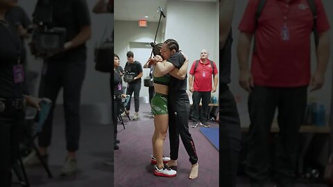 Alexa Grasso was PUMPED for her teammate after that win! ❤️