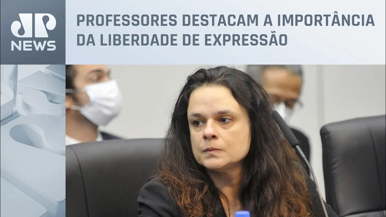 Docentes defendem a volta de Janaína Paschoal à USP