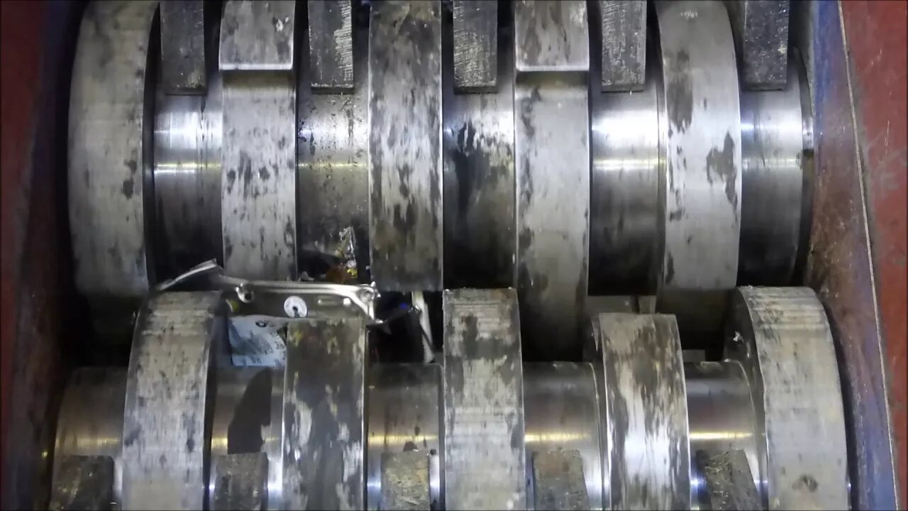 Shredding laptop hard drives or how to erase your secrets permanently