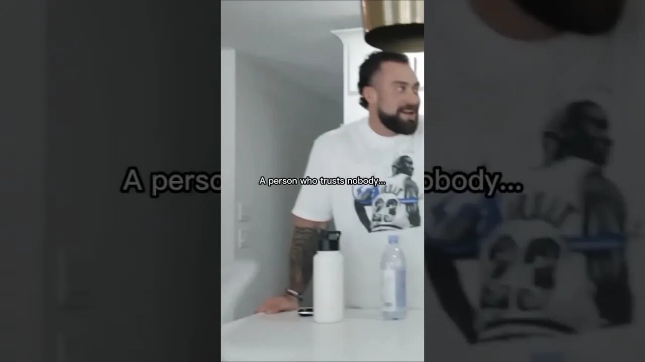 a person who trusts nobodyđź’€