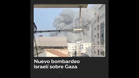 Enorme columna de humo sobre la Franja Gaza tras un ataque israelí