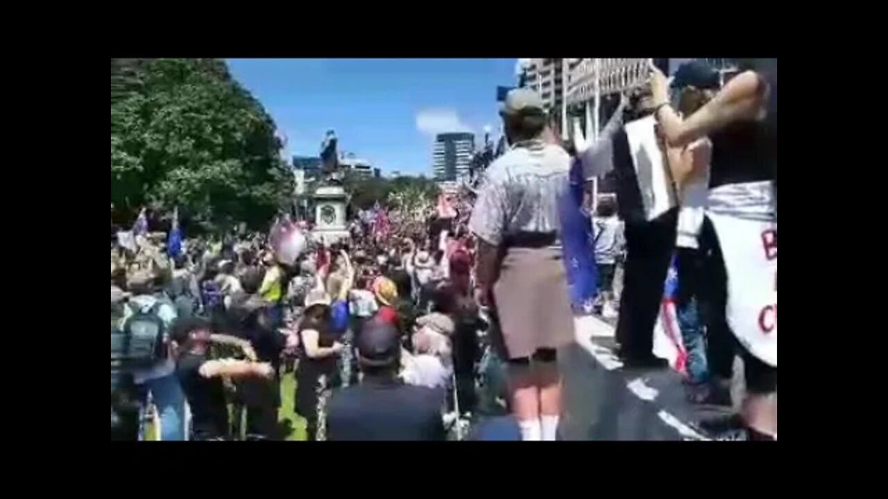 Huge Haka In Wellington New Zealand!