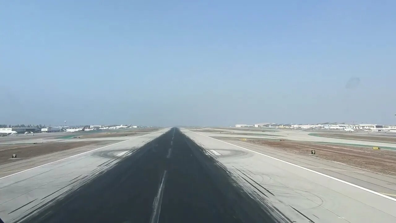 Taking off from LAX Runway 25L - B747-400