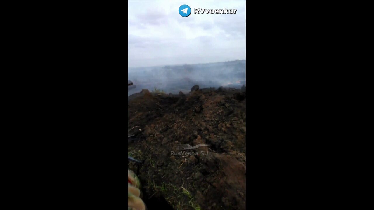 DNR fighters accompanied by Russian tanks took over a Ukrainian trench and got hold of a Javelin near Kremennaya