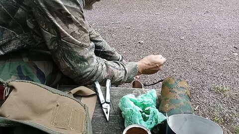 heating up some stew in my scout kit see how go,s
