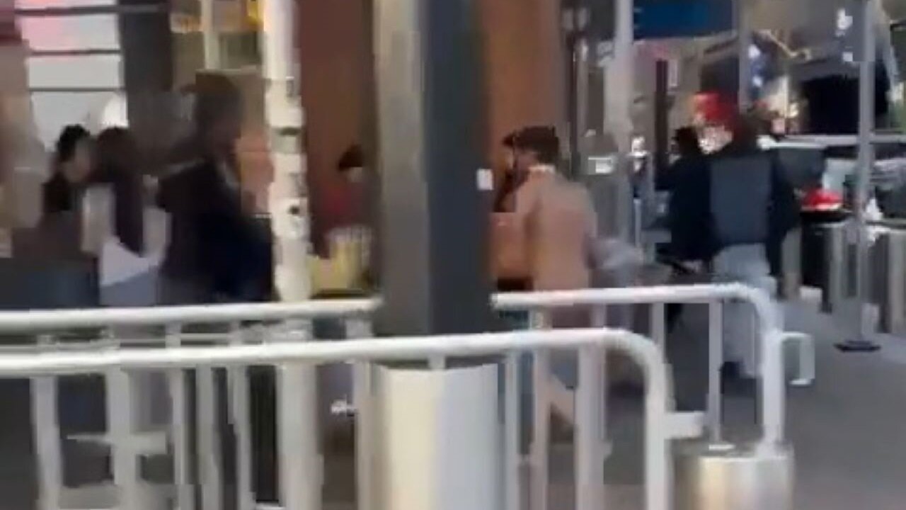 A Naked Dude With A Weapon Terrorizes People In New York Sh!tty