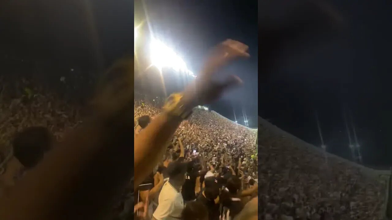 Torcida do Vasco explodindo com gol em São Januário