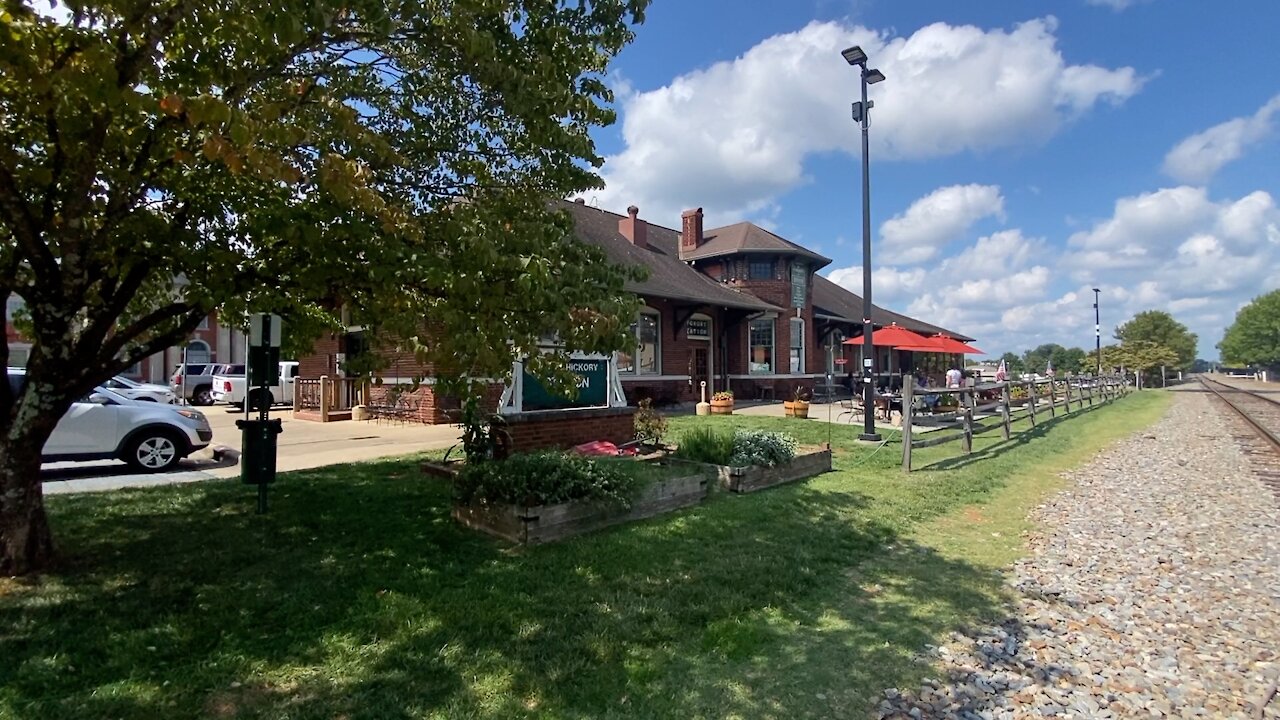 Walk and talk tour of the Hickory, NC, town center - Small Towns & Cities Series