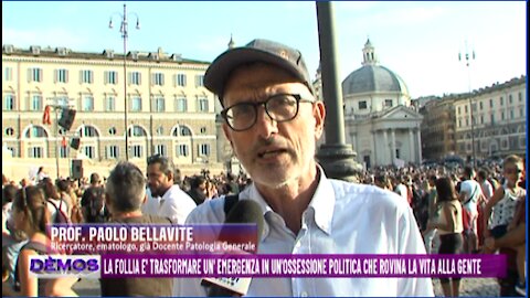 La follia è trasformare un'emergenza in un'ossessione politica che rovina la vita alla gente