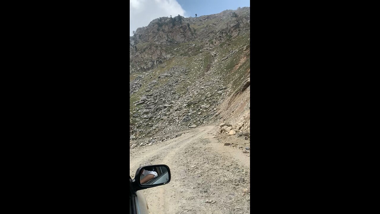 Off road way to chitral