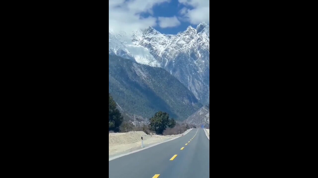 Beautiful himalayan view by road..