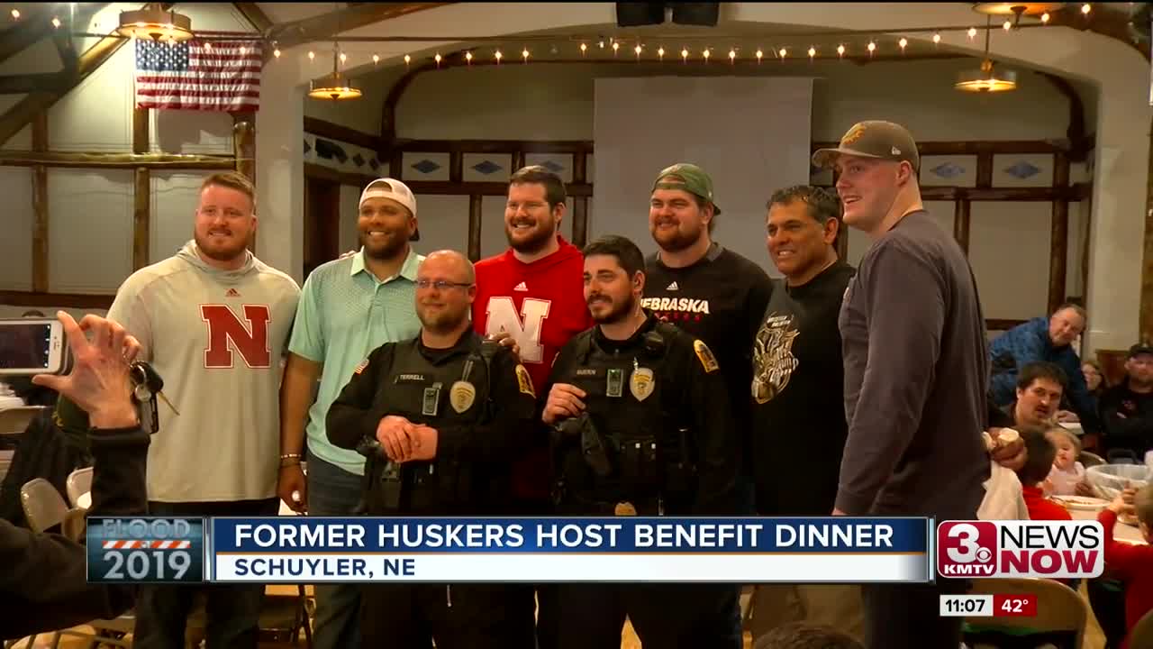 Former Huskers say thanks to first responders in Schuyler