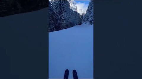 Steven Kelly skiing in France