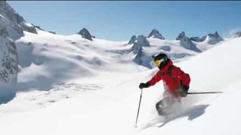Campione di freestyle di sci regala immagini impressionanti