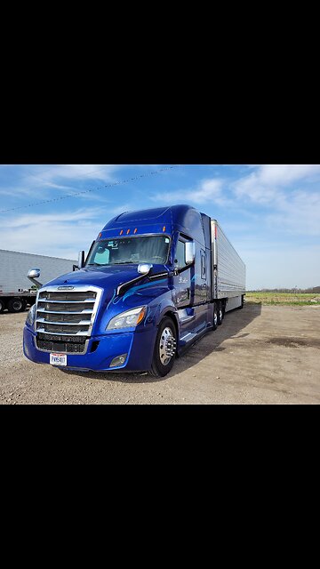 Quick Clips Of A Night Load Delivery