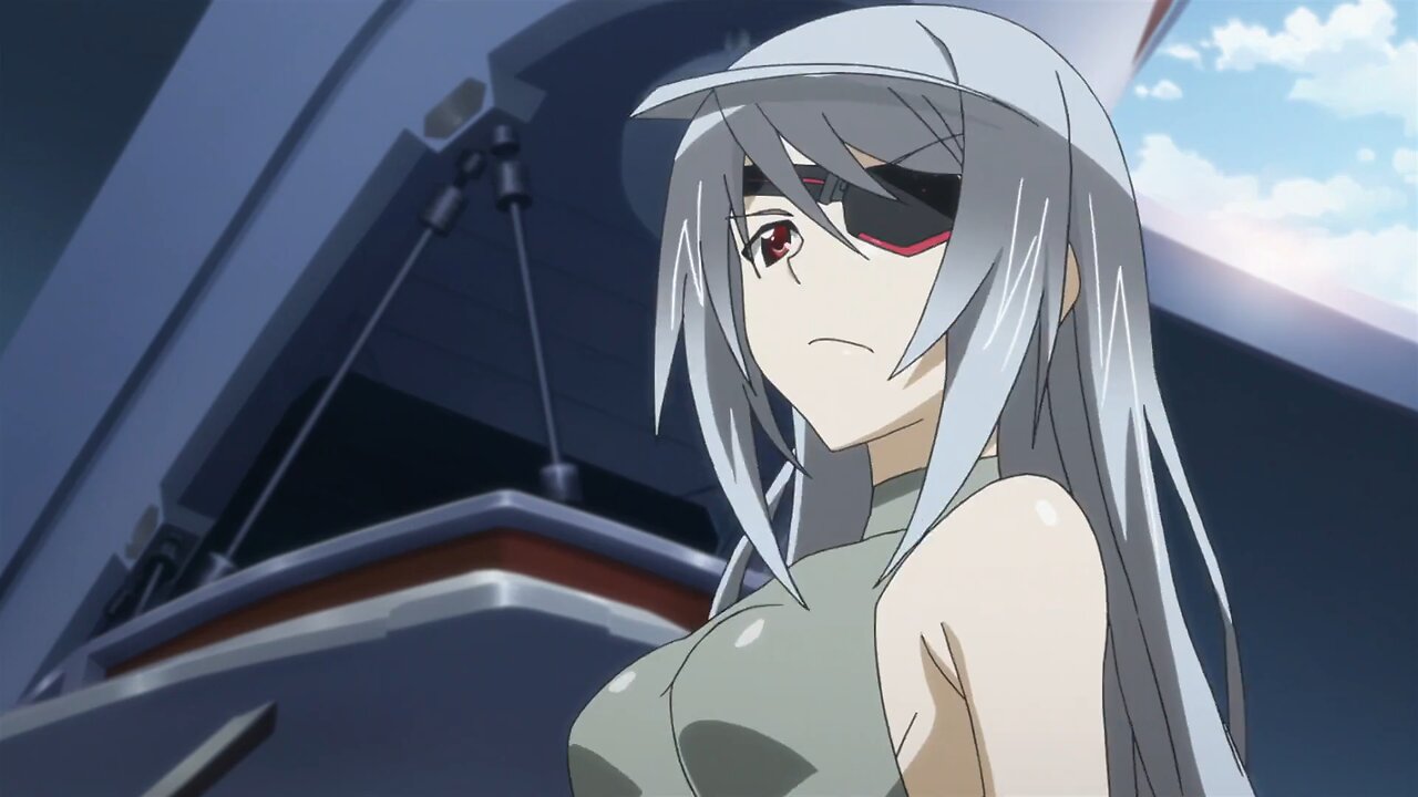 Infinite Stratos - Laura attacks