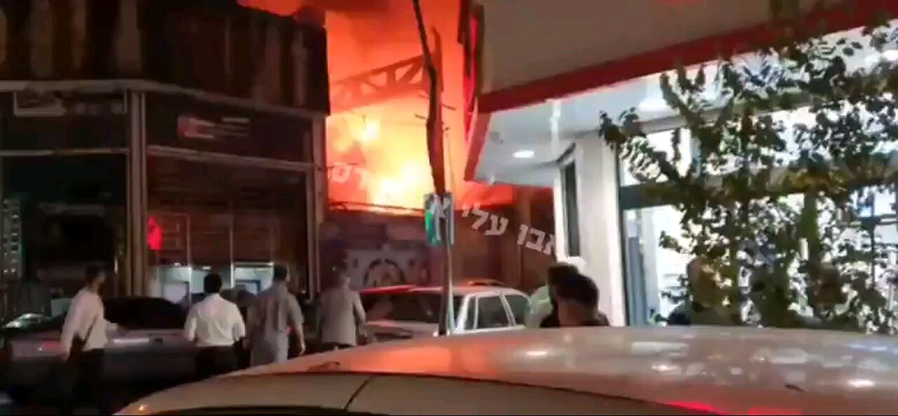 🚨 Breaking: Massive explosions at an Iran 🇮🇷 Ministry of Defense site in Tehran zionist attack