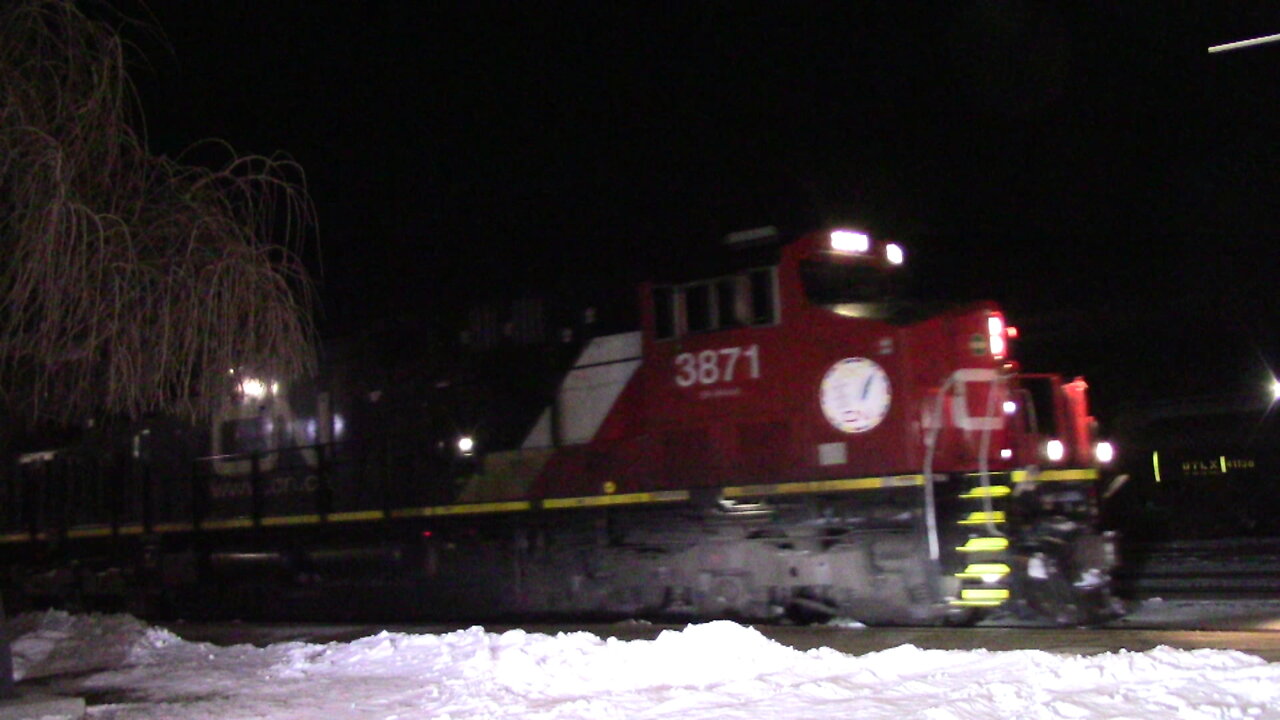 Potash Train CN 3871 & Rear CN 3012 Engines West In Ontario