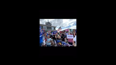 Trump supporters greet Kamala & Walz coming into town