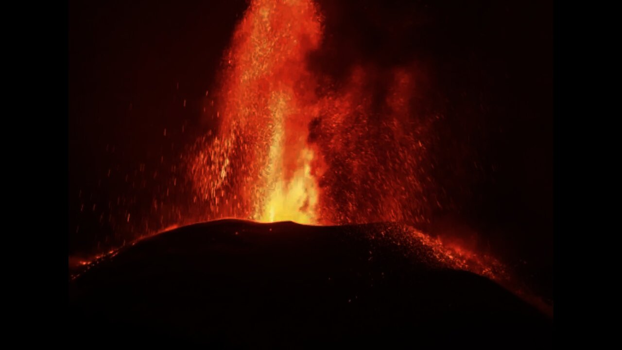 Breaking: "LaPalma Explodes Again" New Fast Flowing LAVA