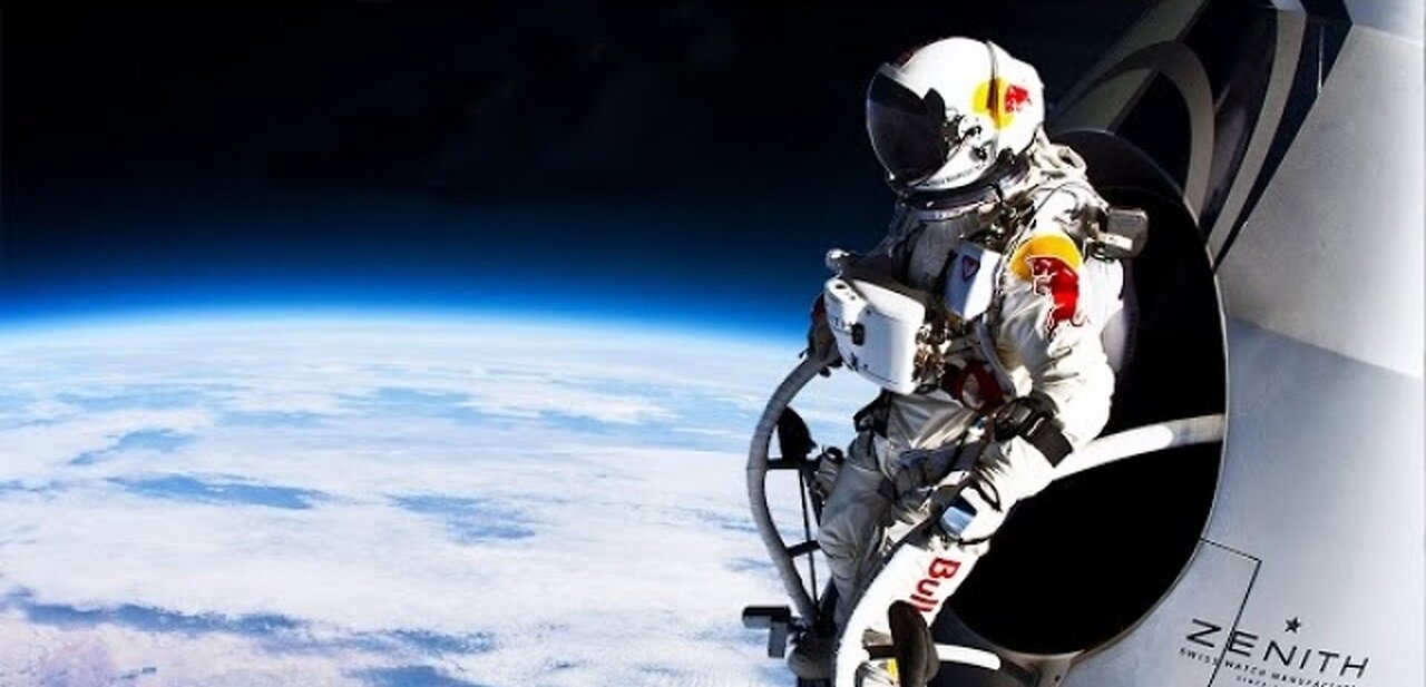 Jumping From Space 😯😯 Red Bull Space Dive