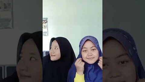 Nyanyi lagu Jawa perahu layar oleh siswi SMKN WINONGAN