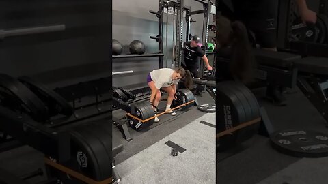 17 Year Old Kami Lobliner Lifts 345x3!