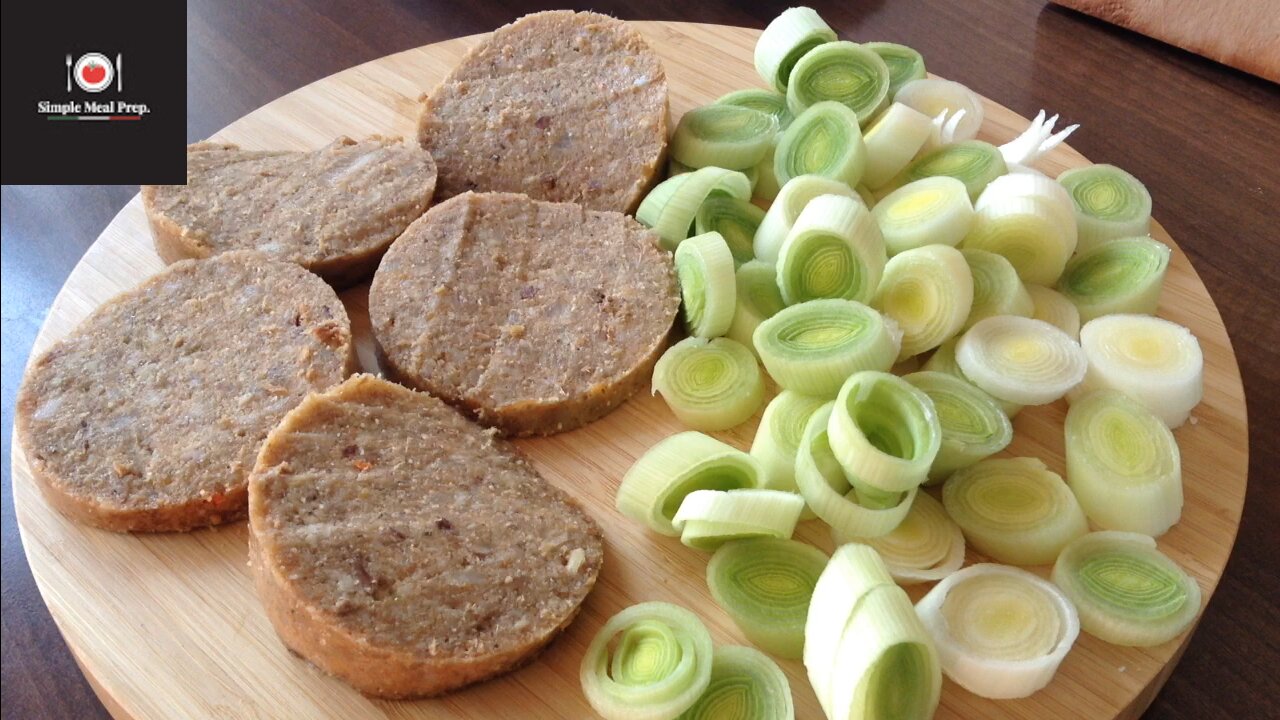 Strong breakfast - meat "kavurma", leek, eggs