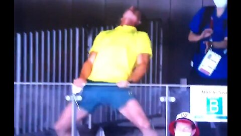 Australian Swim Coach GOES BERSERK When His Swimmer Wins Gold