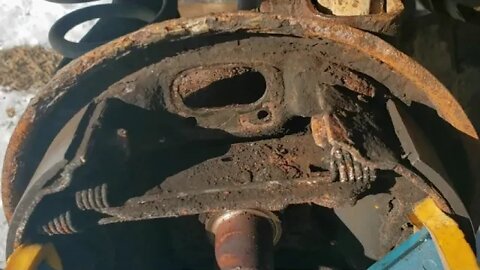How to change rear drum brakes #fordfocus #brake