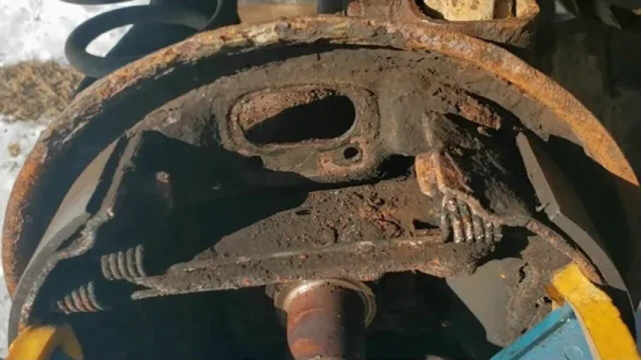How to change rear drum brakes #fordfocus #brake