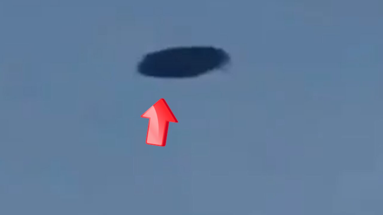 A saucer-shaped UFO flies majestically in the daytime [Space]