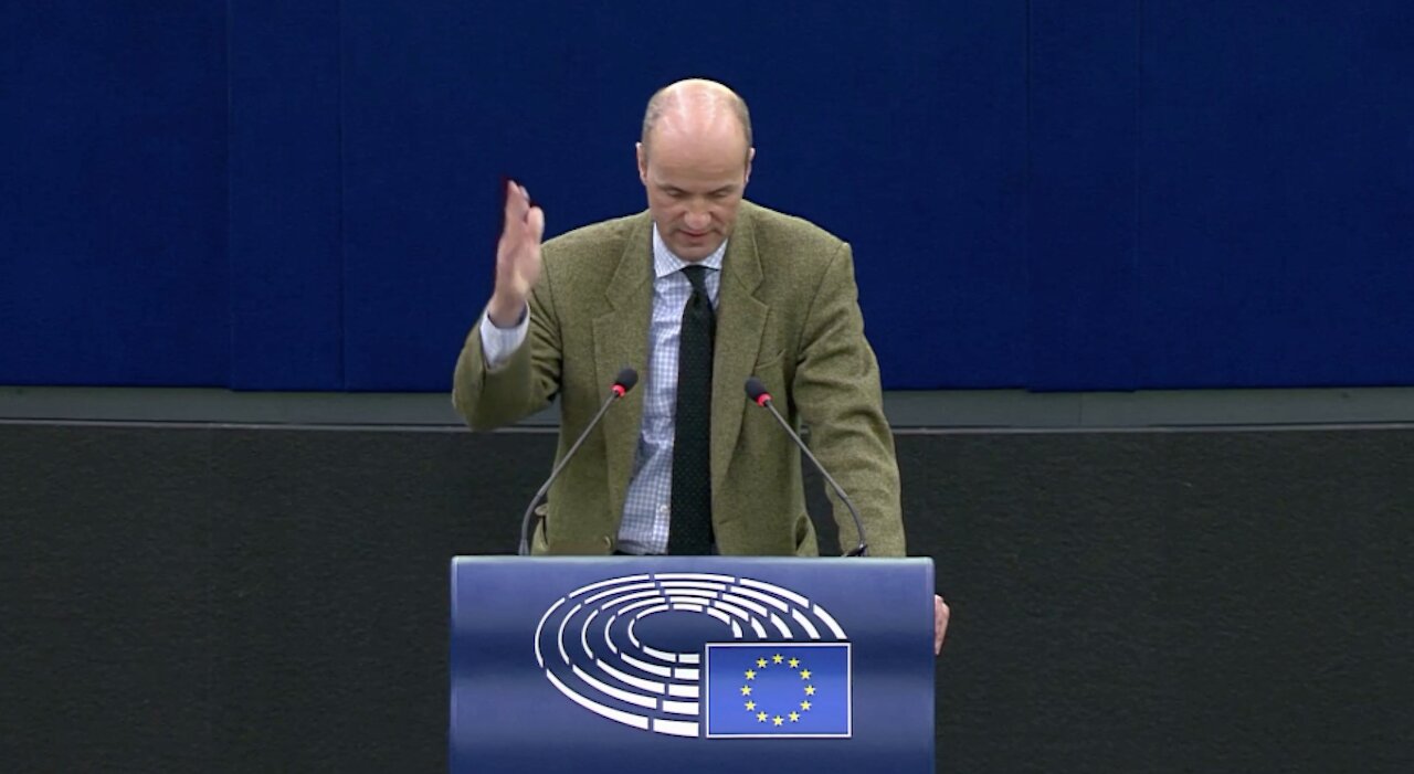 Nicolaus Fest EU parlamentet Ord och inga visor om Vaccinationerna, Nicolaus hånar EU Parlementet