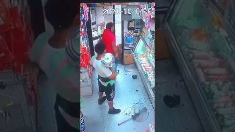 😳😳😳Machete vs Machete Man tries to protect his store from robbers