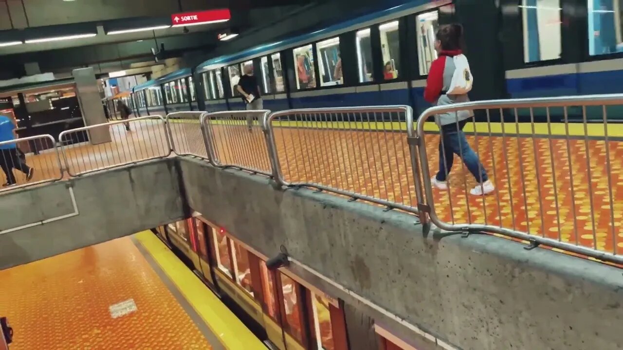 Rush hour Montreal metro