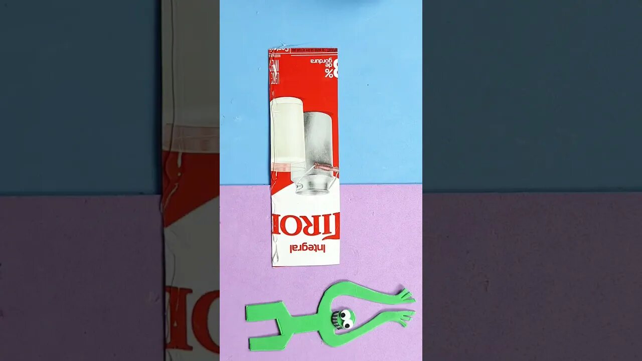 DIY - How to Make Your Own Ruler with Milk Cartons from the Green Character of Rainbow Friends!