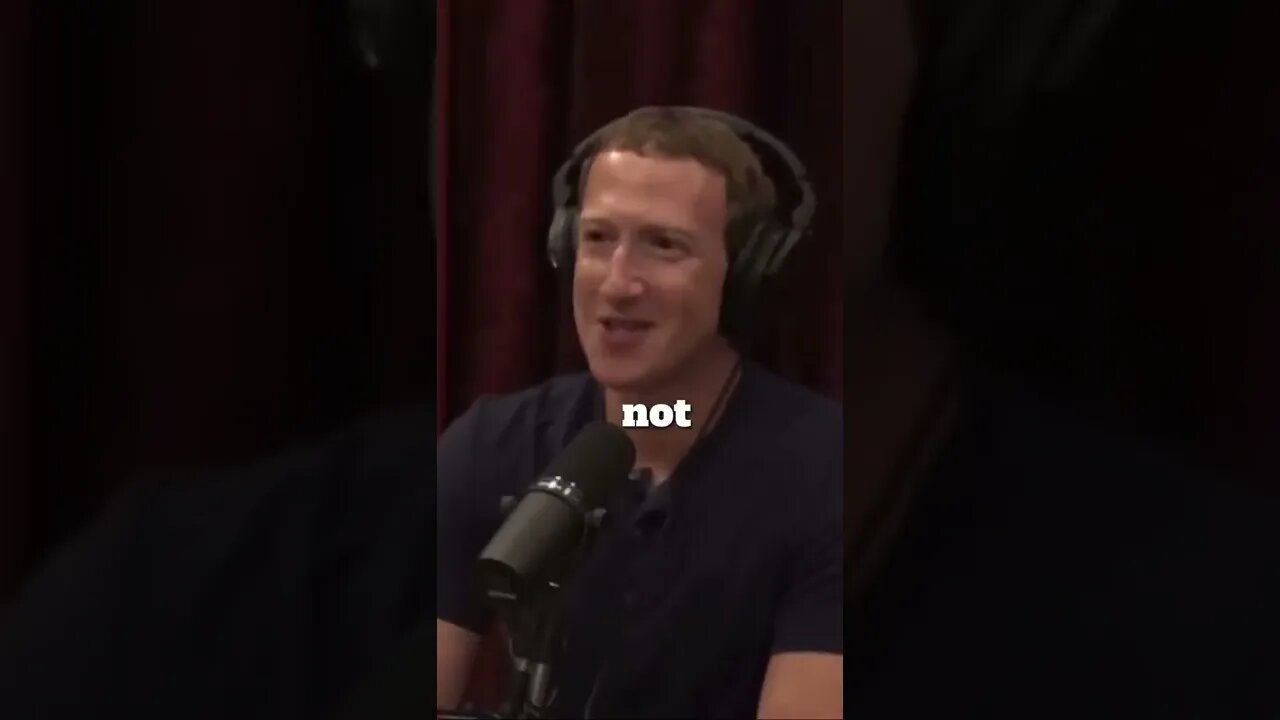 Mark Zuckerberg SIPPING water like a ROBOT : Joe Rogan