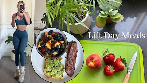 WHAT I EAT IN A DAY TO BUILD MY BOOTY