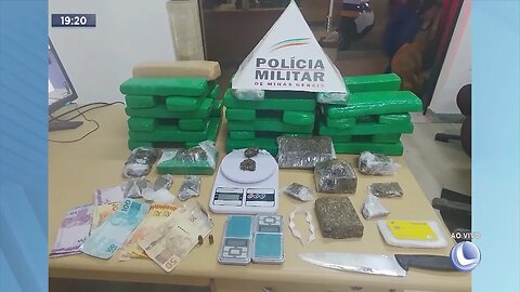 Tráfico de drogas: Mais de 30 barras de maconha apreendidas e duas pessoas presas, em Ipatinga.