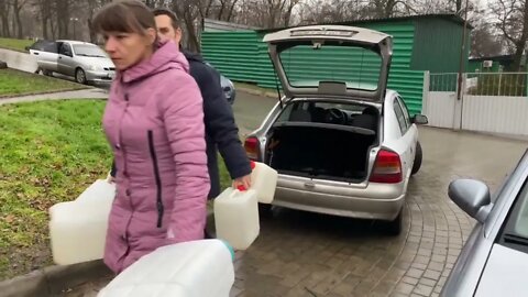 🇪🇸 “En Kiev no hay agua”, - dicen los medios. Pues así vienen a coger