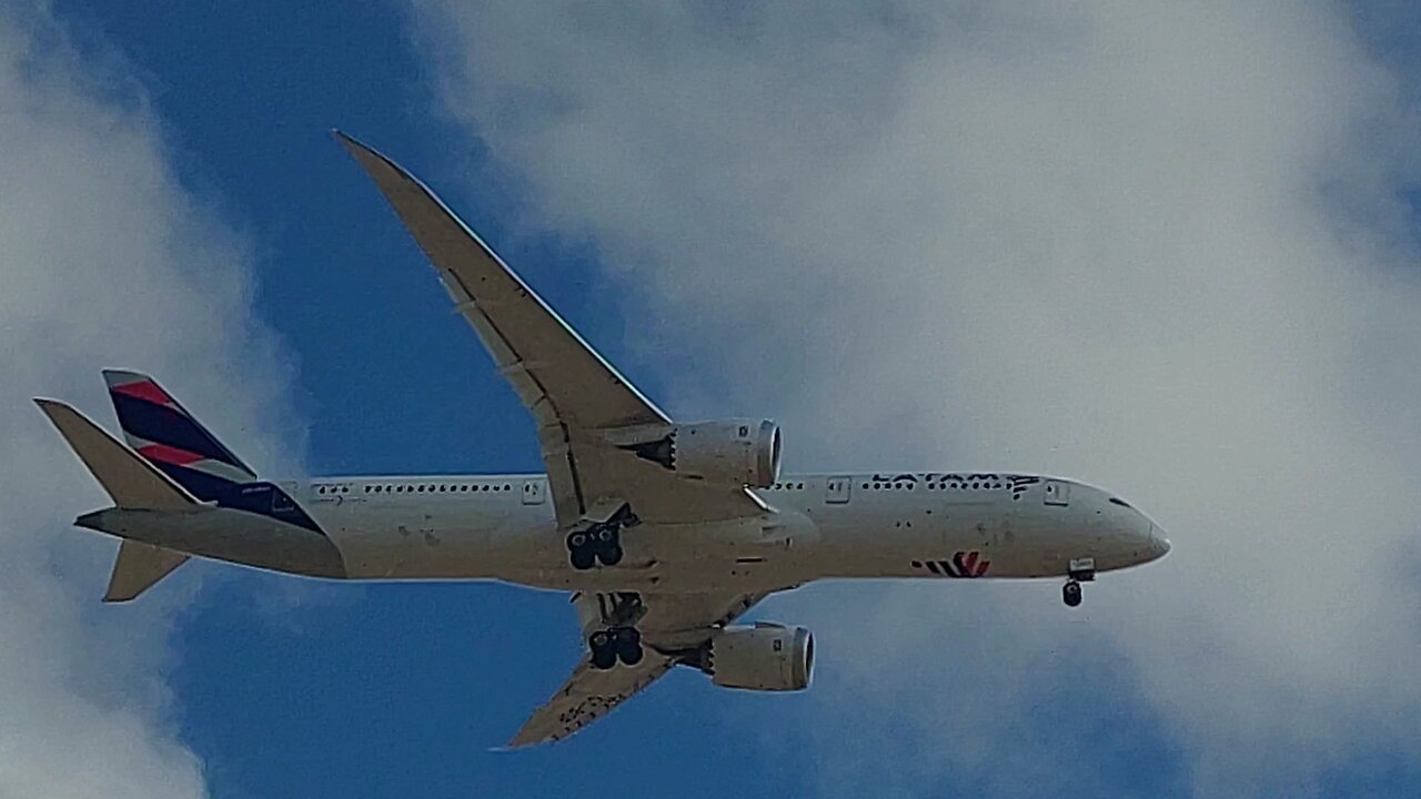 Boeing 787-9 CC-BGF coming from Miami to Fortaleza,Boeing 787-9 CC-BGF vindo de Miami para Fortaleza
