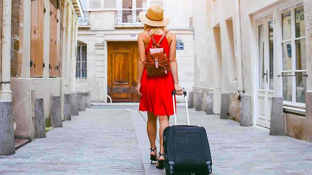 Save on Vacation with 3 Essential Traveling Hacks